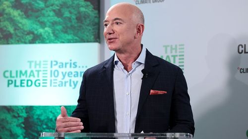 Bezos Offloads $4bn of Amazon